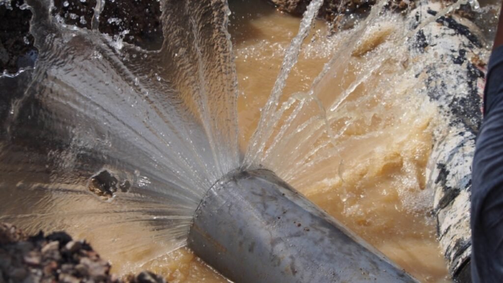 How to Identify Burst Pipes